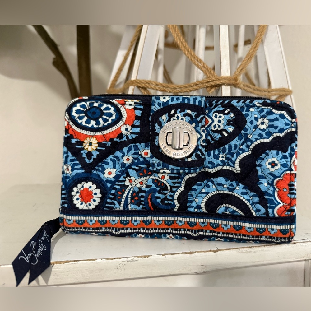 Vera Bradley Paisley Large Wallet / Clutch Fits iPhone 16 Pro Roomy Like New